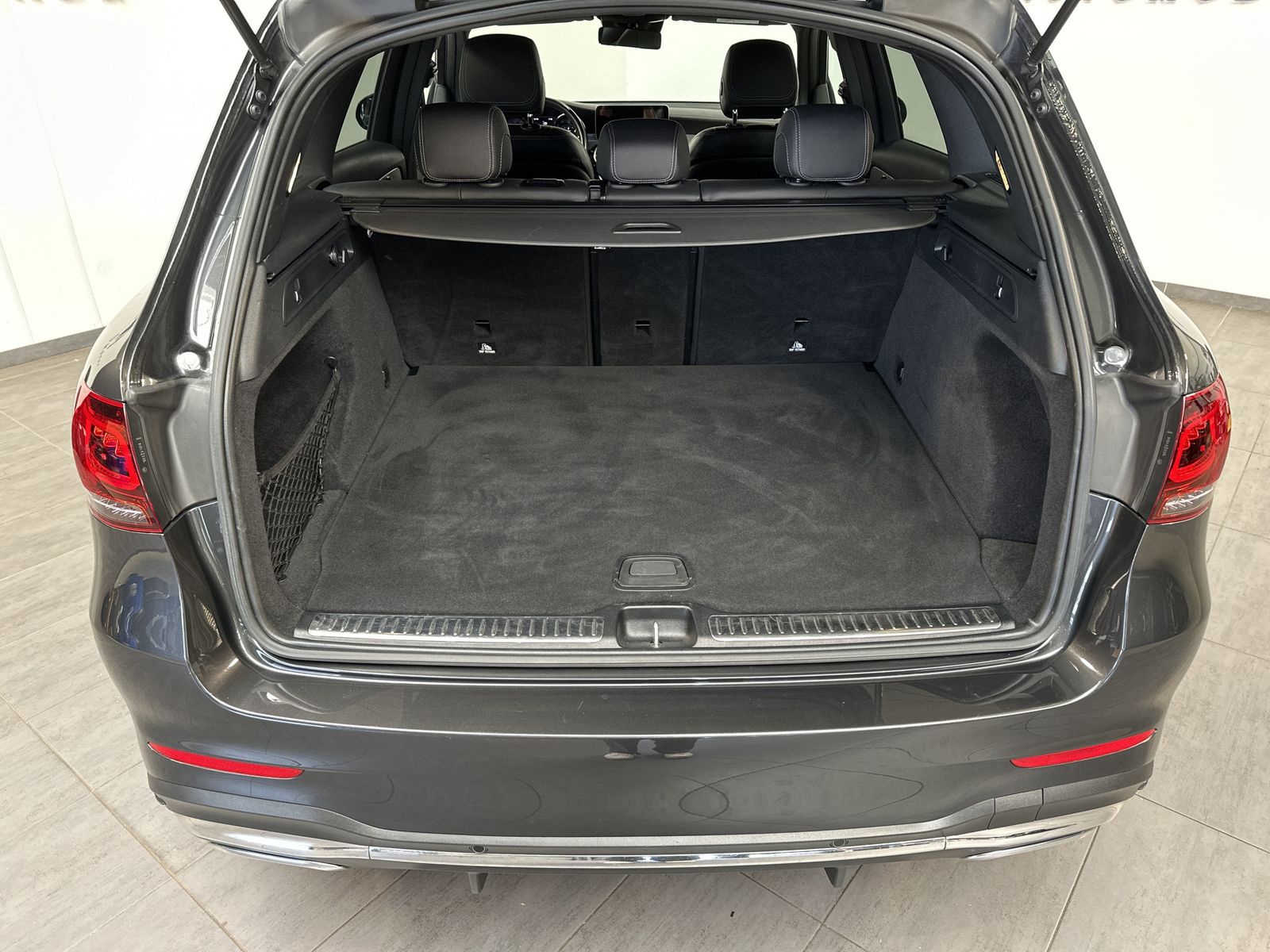 Fahrzeugabbildung Mercedes-Benz GLC 220d 4Matic AMG-Line NAV+LED+AHK+CARPLAY+SHZ