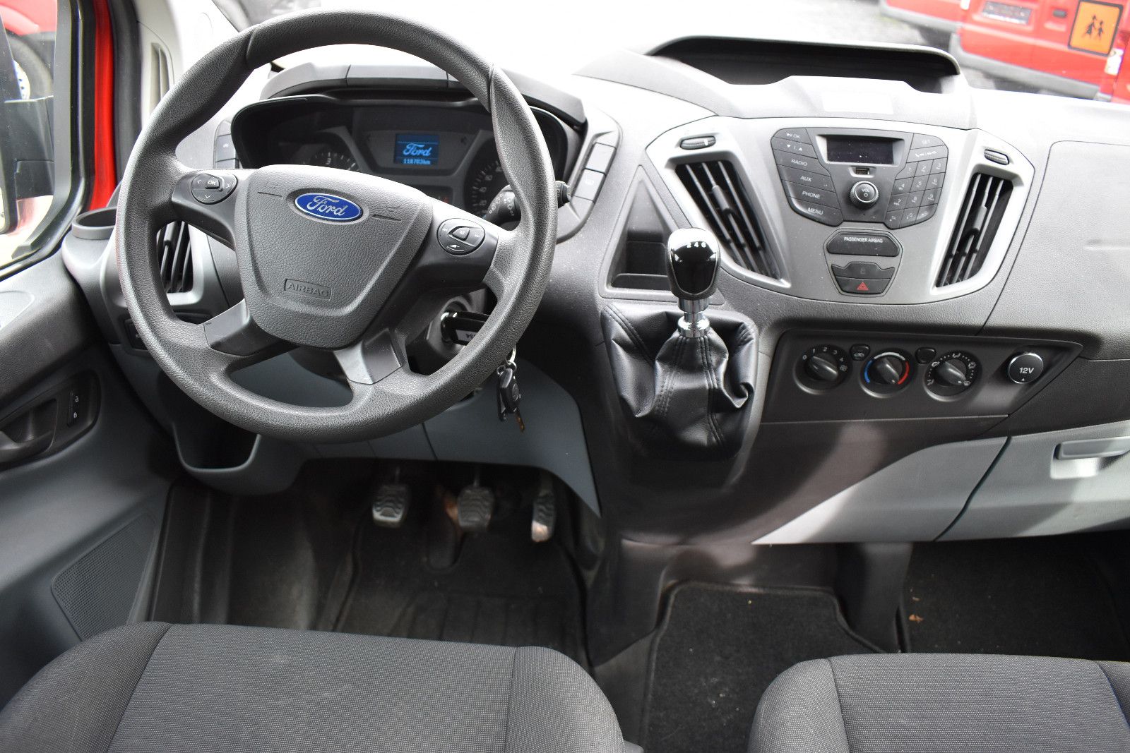 Fahrzeugabbildung Ford Transit Custom/ Kombi 300 L1* 1821*
