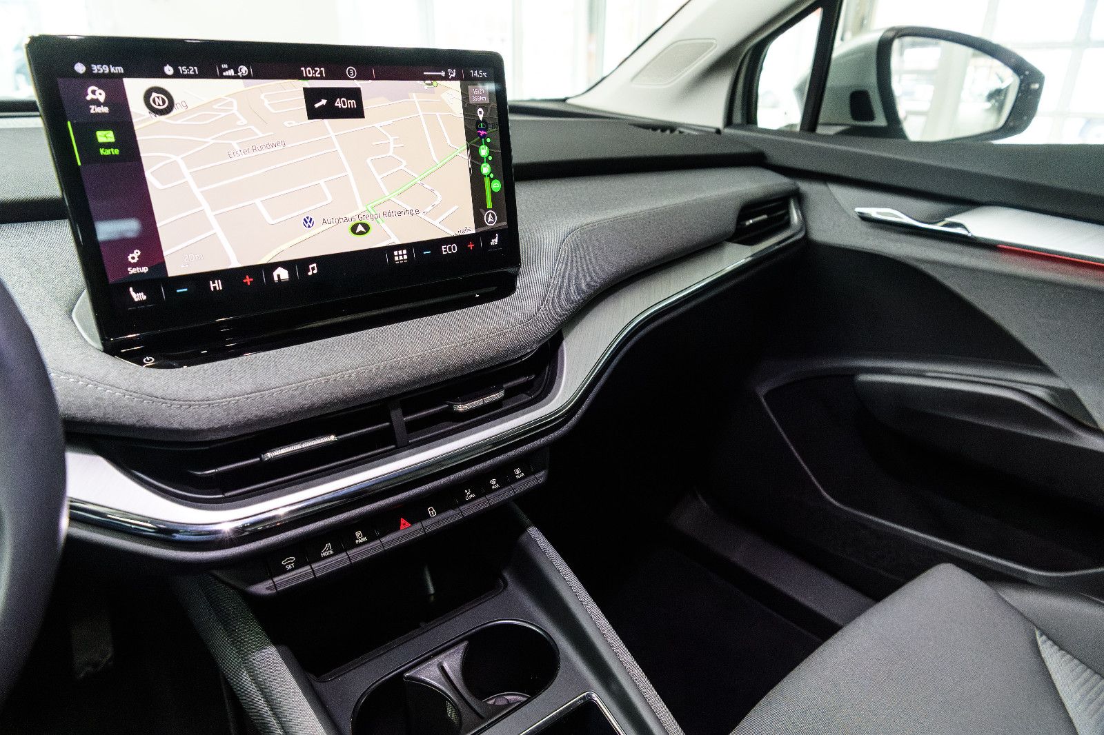 Fahrzeugabbildung SKODA Enyaq 60 Loft MATRIX-LED+RFK+NAVI+KEYLESS+SZH