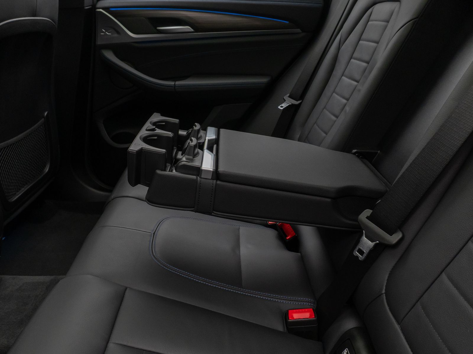 Fahrzeugabbildung BMW iX3 Impressive M Sport Panorama 360°HUD DAB H/K