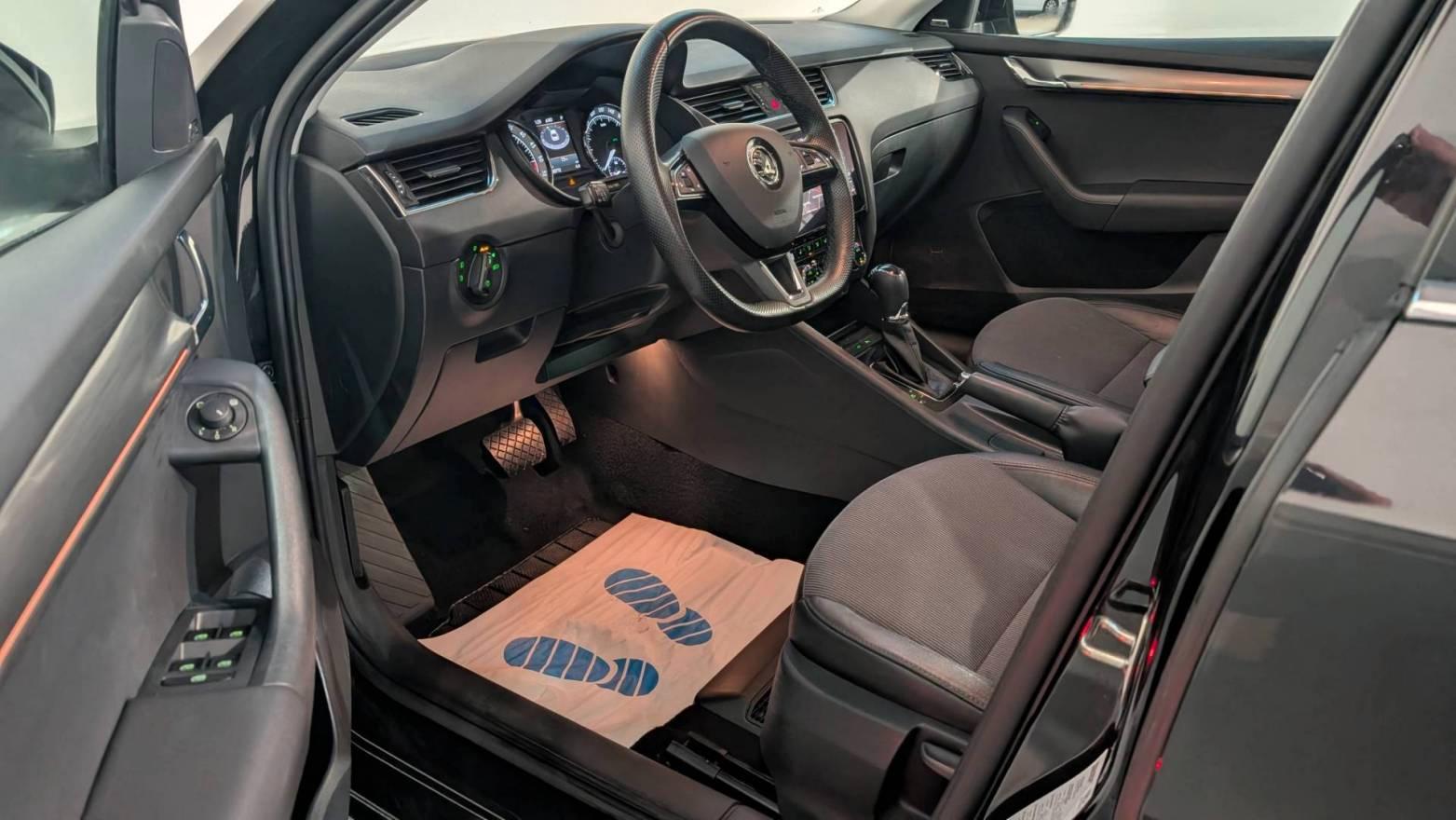 Skoda Octavia Combi 1.6 TDI DSG Style/LED/PDC/SHZ/NAVI
