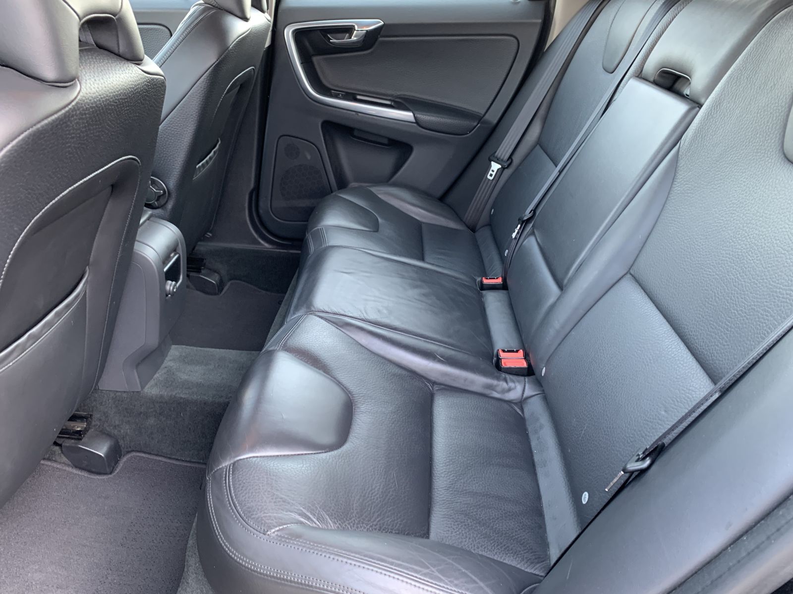 Fahrzeugabbildung Volvo XC60 2.4 D*Summum AWD*Leder*AHK*Temp*Navi*SHZ*