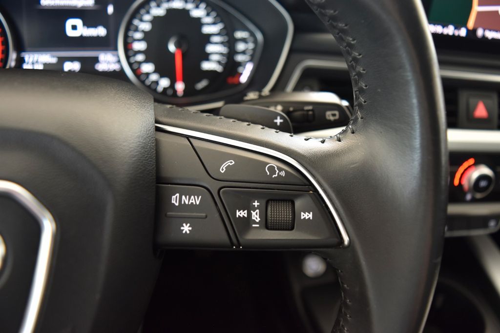 AUDI A4 2.0 TDI Avant~Navi~Bluetooth~Bi-Xenon~AHK AUDI A4 2.0 TDI Avant~Navi~Bluetooth~Bi-Xenon~AHK