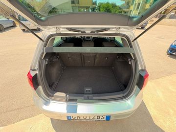 Volkswagen Golf - 10