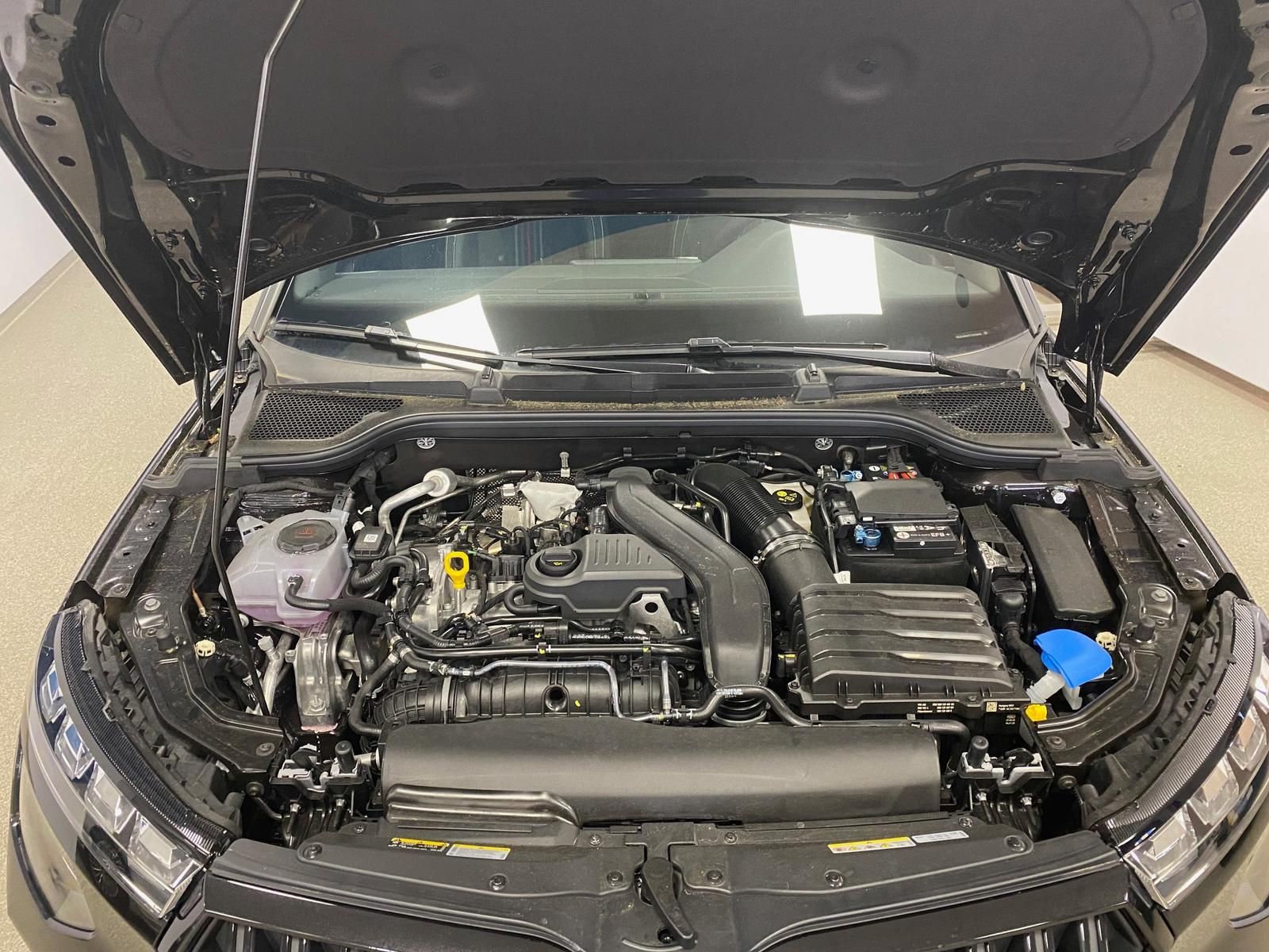 Fahrzeugabbildung SKODA Kamiq 1.5 TSI DSG Monte Carlo+MATRIX+PANO+5J GAR