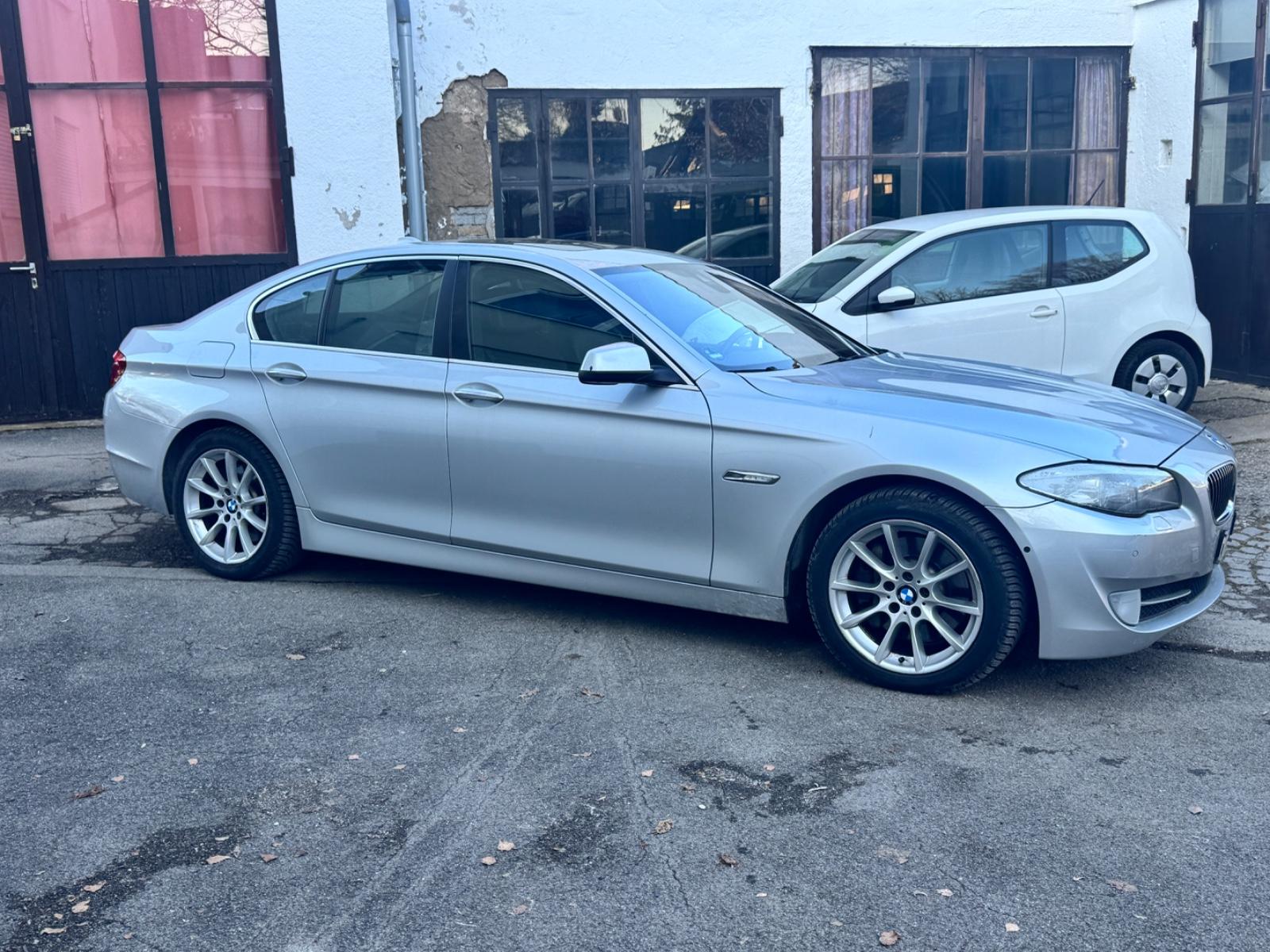 BMW 530 d Lim ° SD ° TV ° StHzg ° HuD