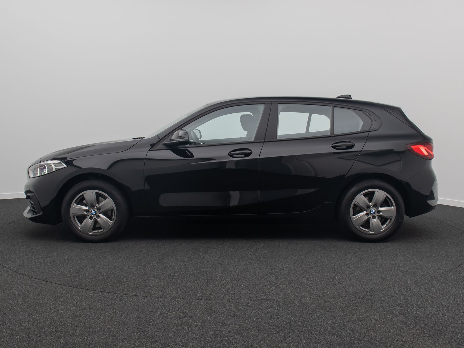 Fahrzeugabbildung BMW 118d GeschwindigReg PDC DAB LED CockpitPro WLAN