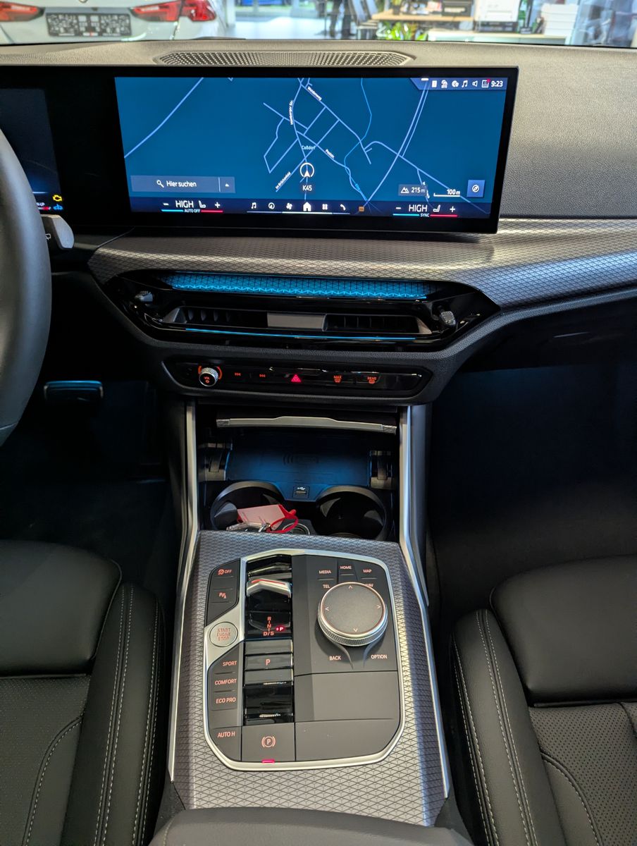 BMW 330 d xD M-Sport Pano LED-adaptiv ACC AHK - Image 18