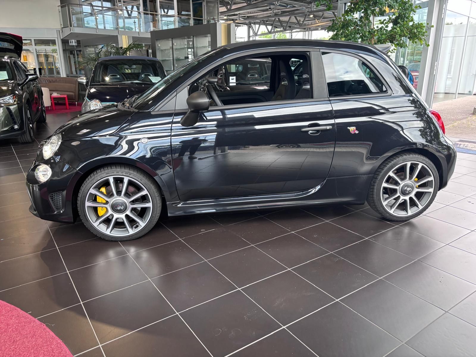 Fahrzeugabbildung Abarth 695C Turismo BEATS NAVI LEDER ALU