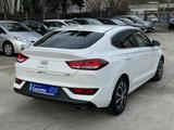 Hyundai i30 1.4 T-GDI Fastback Style /LED / Applecarplay - Hyundai i30: Style
