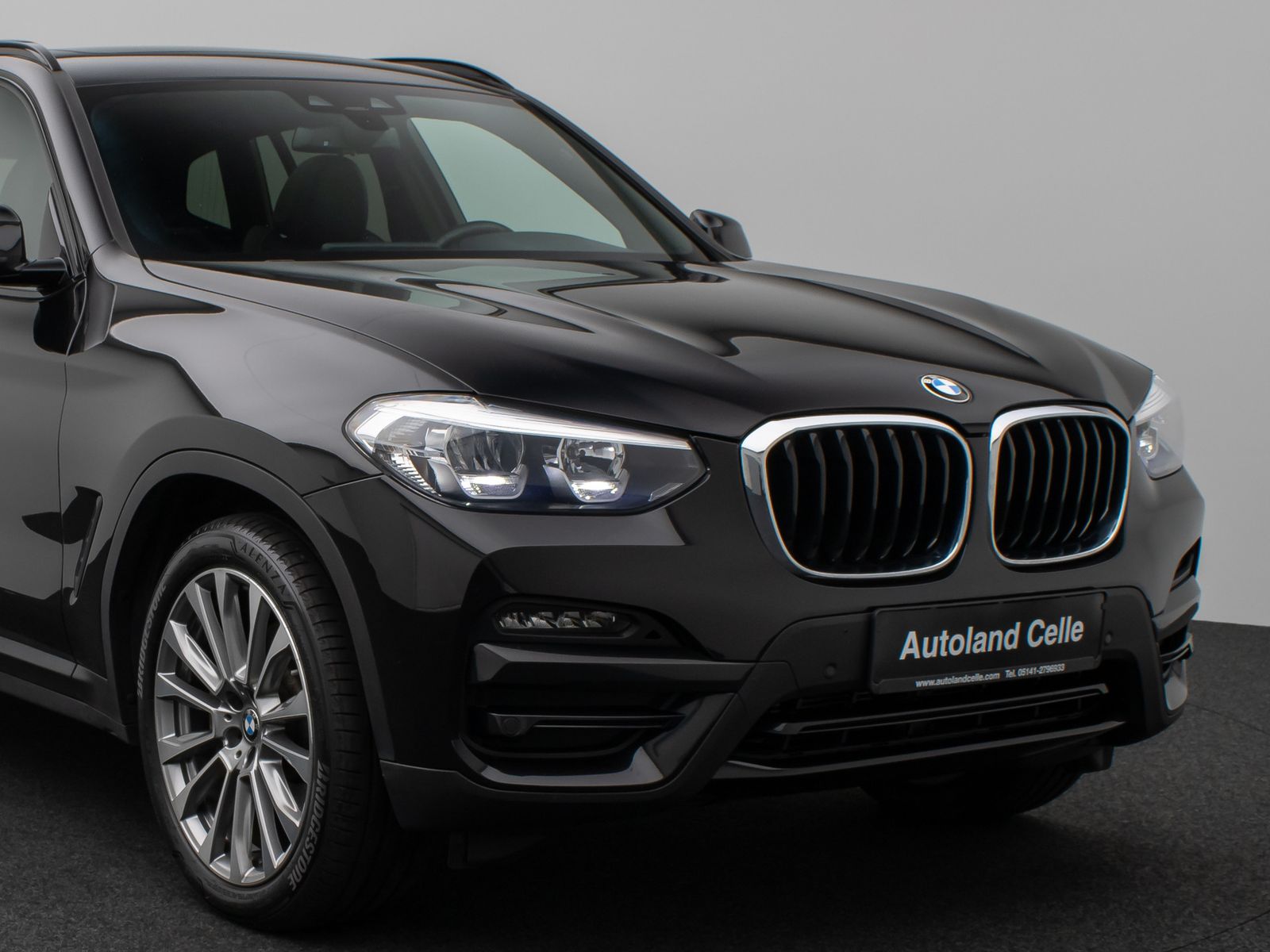 Fahrzeugabbildung BMW X3 xD30e Panorama HUD DAB HiFi Komfort Sport 20"