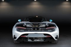 MCLAREN 750S - B&W Lift Elite Paint Carbon Interior 360°