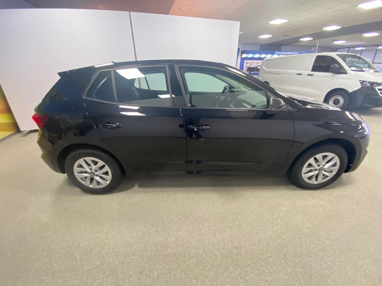 Fahrzeugabbildung SKODA Fabia 1.0 TSI DSG Selection APP+RFK+KLIMA+GA2031