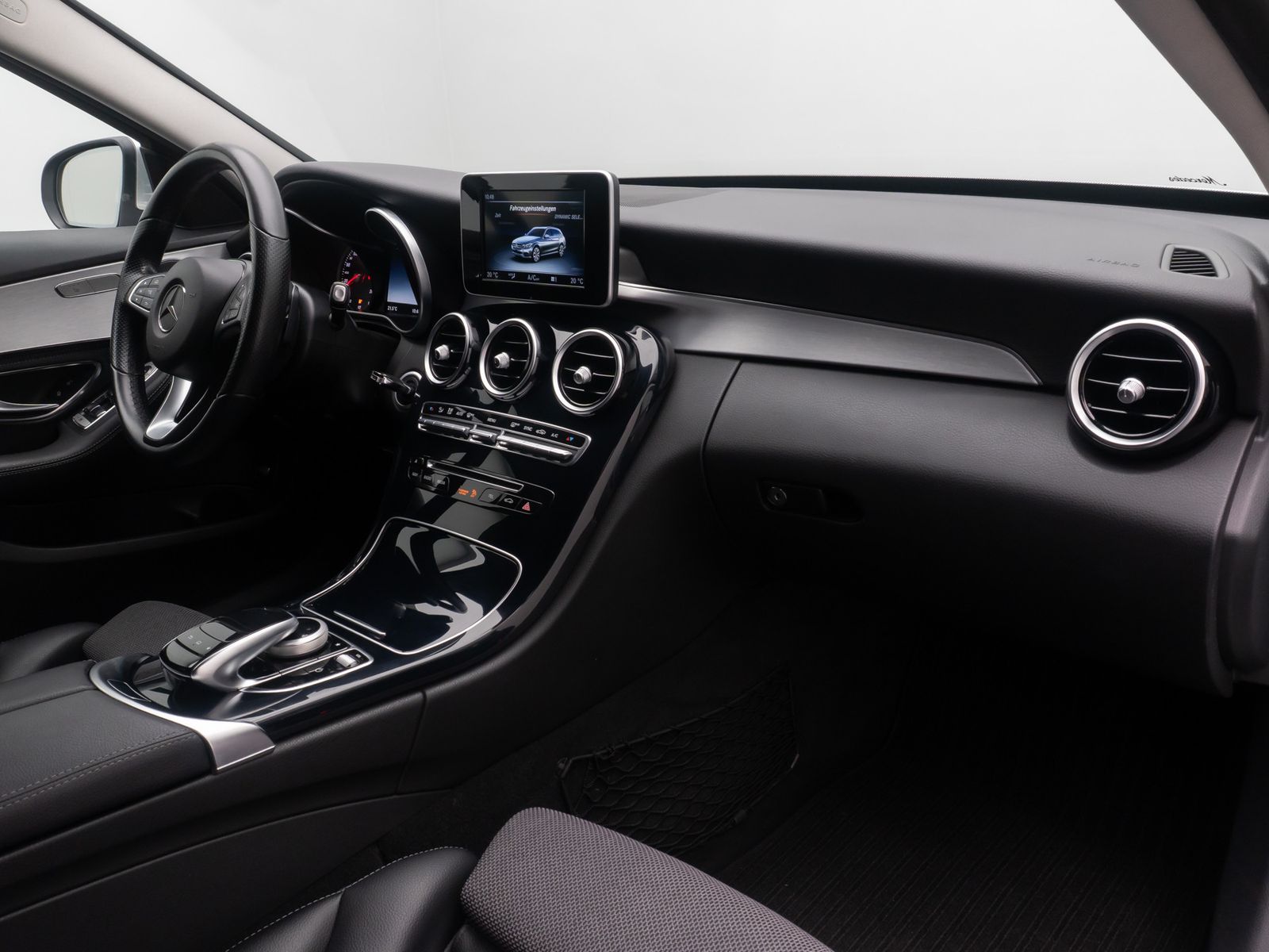 Fahrzeugabbildung Mercedes-Benz C 250 BlueTec PDC AHK Tempomat HiFi LED Businnes
