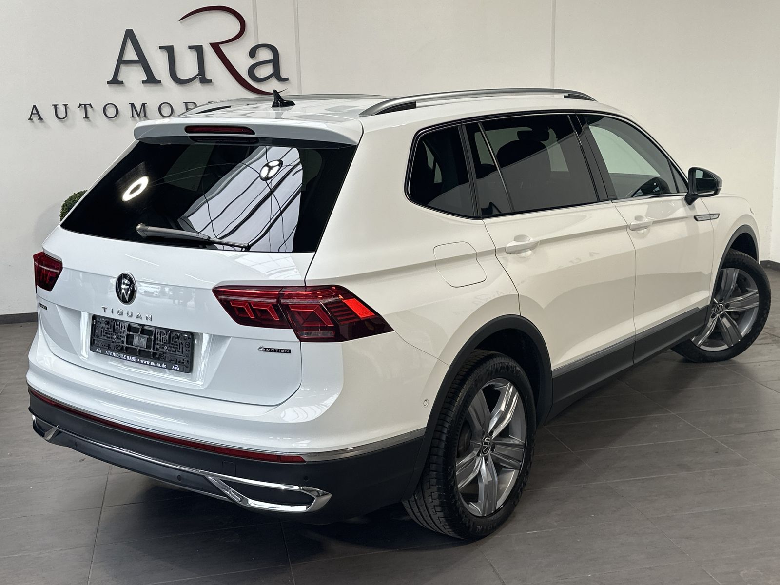 Fahrzeugabbildung Volkswagen Tiguan Allspace Elegance 4M NAV+LED+PANO+AHK+ACC