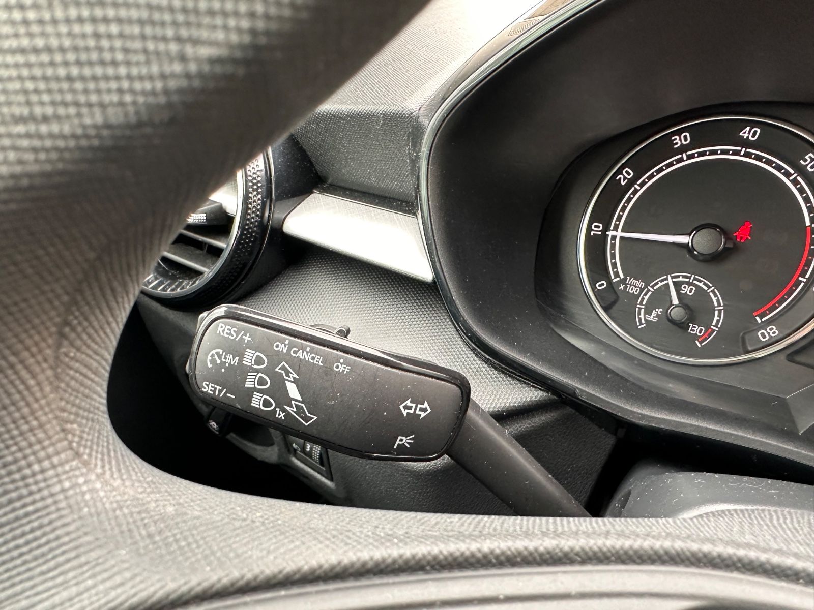 Fahrzeugabbildung SKODA Fabia 1.0 MPI Ambition APP/Klima/GJR