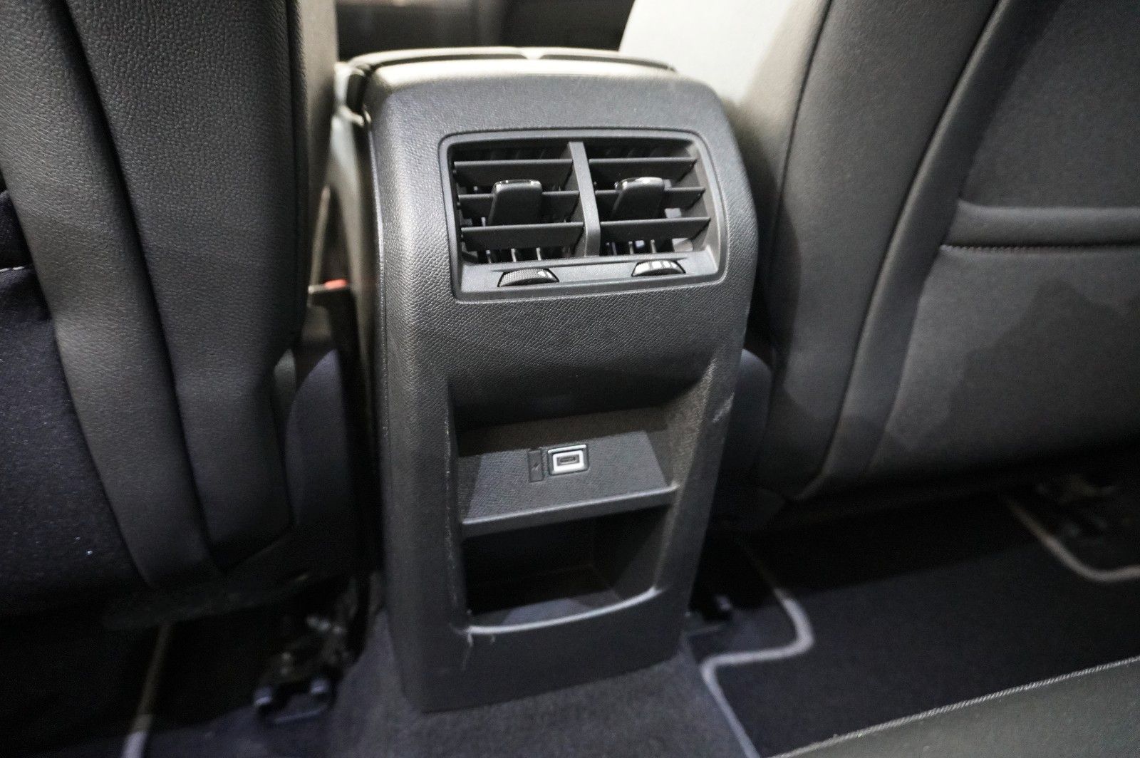 Fahrzeugabbildung Opel Astra L Lim. 1.6 HYBRID GS SPORT NAVI/360°/SPORT