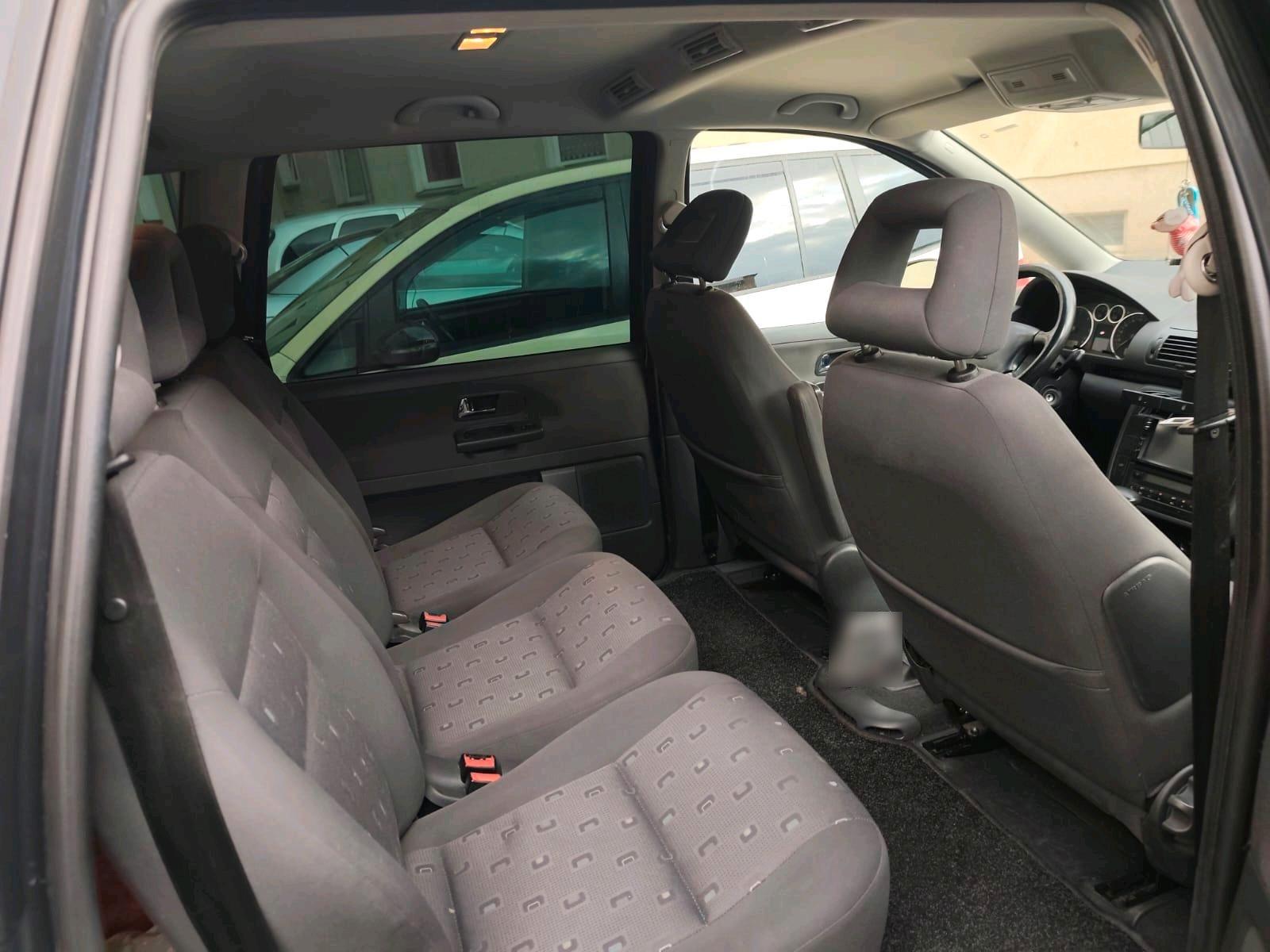 Volkswagen Sharan 2010 — photo 11