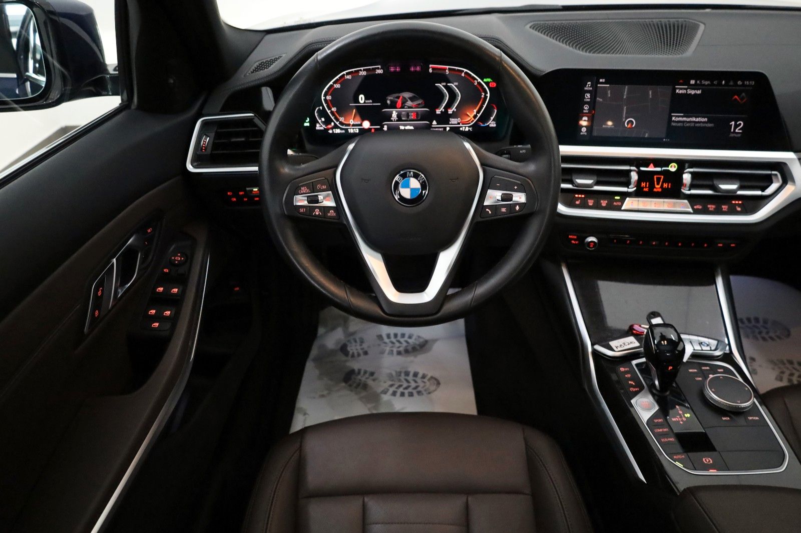 Fahrzeugabbildung BMW 330dA xDrive Luxury Line Leder,Navi,LED,SH,SD