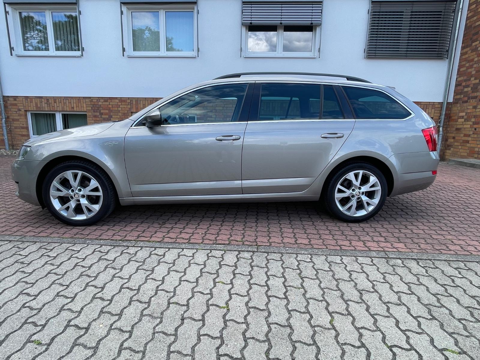 Skoda Octavia Combi L&K 2.0 TDI DSG Pano voll