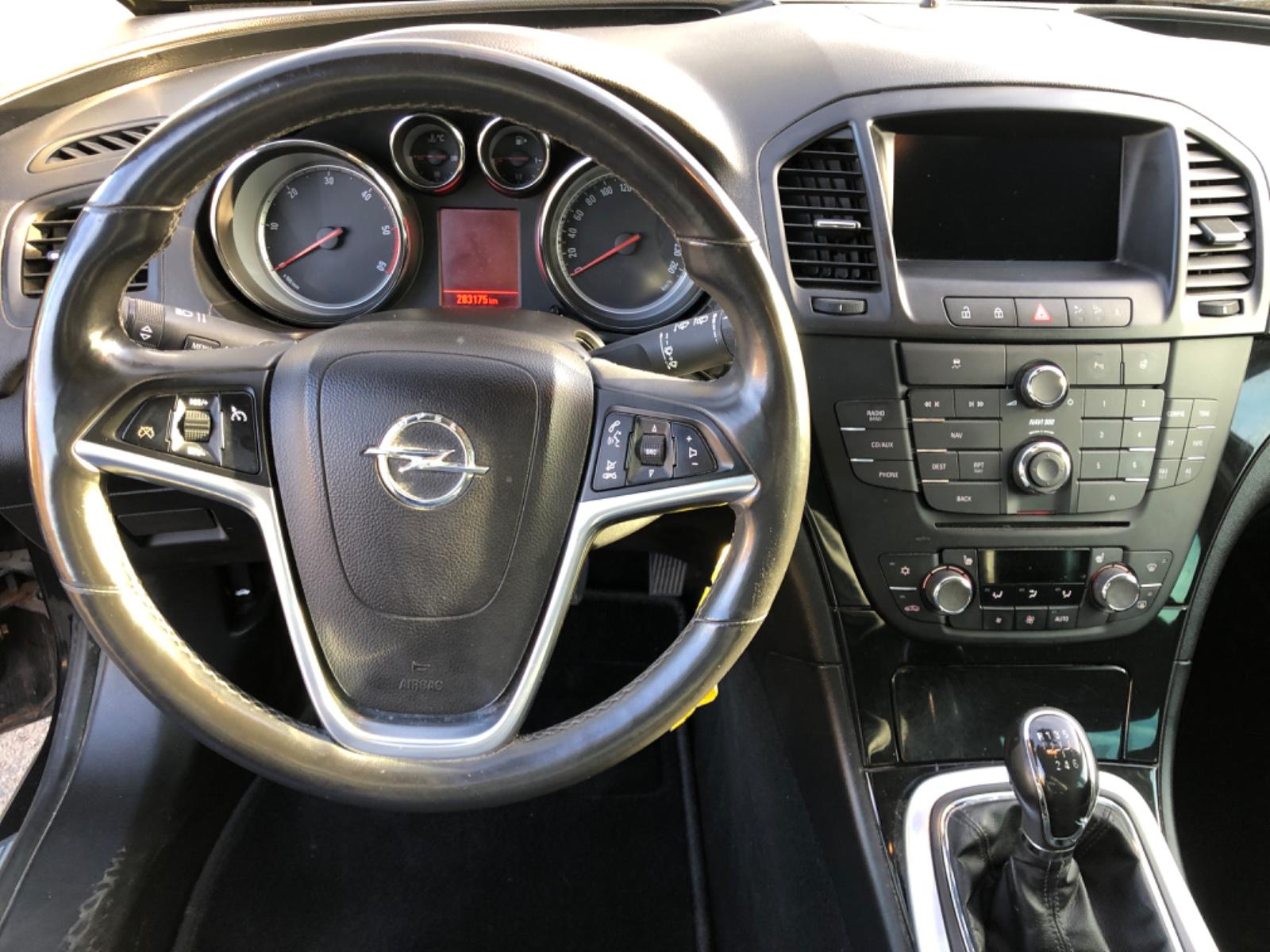 Opel Insignia 2012 — photo 19
