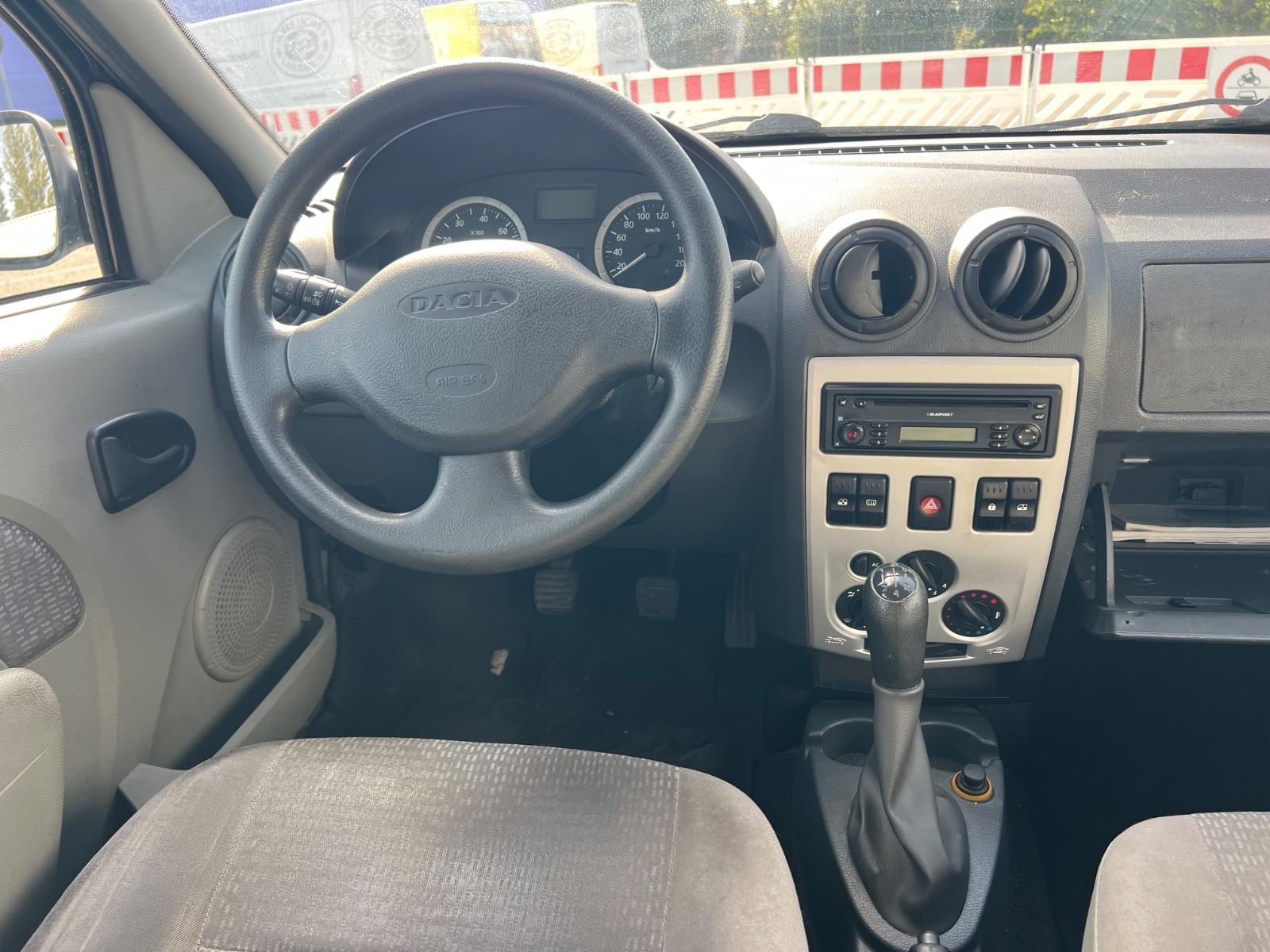 Dacia Logan 2009 — photo 11