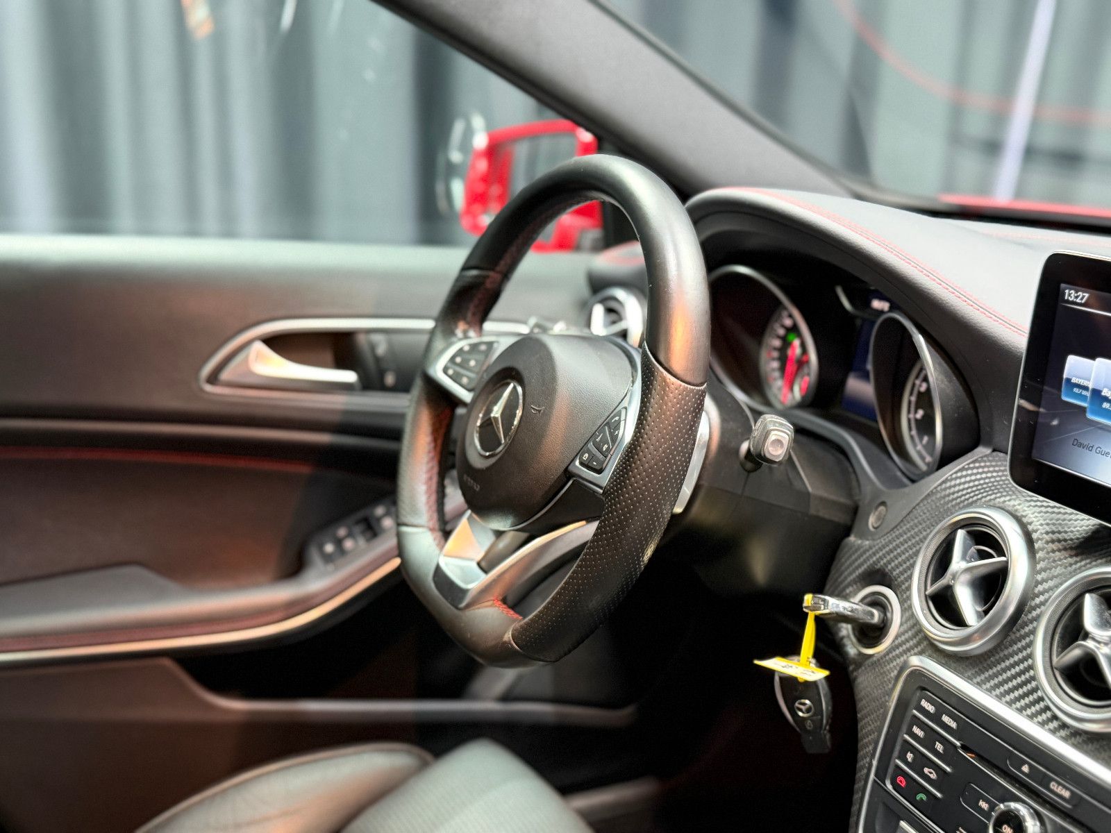 Fahrzeugabbildung Mercedes-Benz A 250 4Matic AMG-LINE|PANORAMA|7G AUTOMATIK|