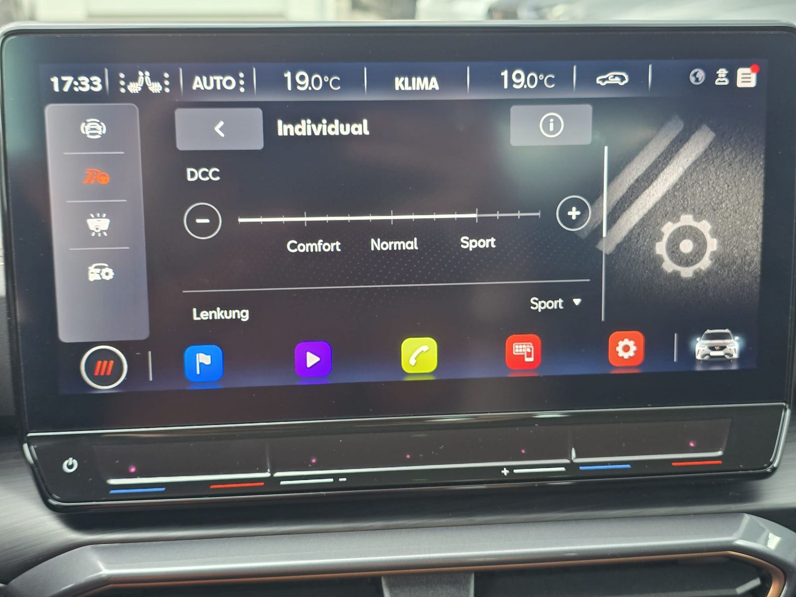 Fahrzeugabbildung CUPRA Formentor 1.5 TSIDSG ACC*DCC*LED*KAMERA*19"ALU