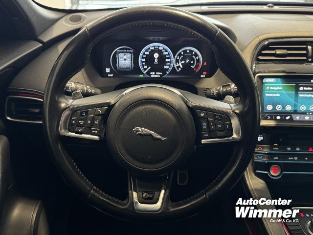 Foto Nummer 10: JAGUAR F-Pace