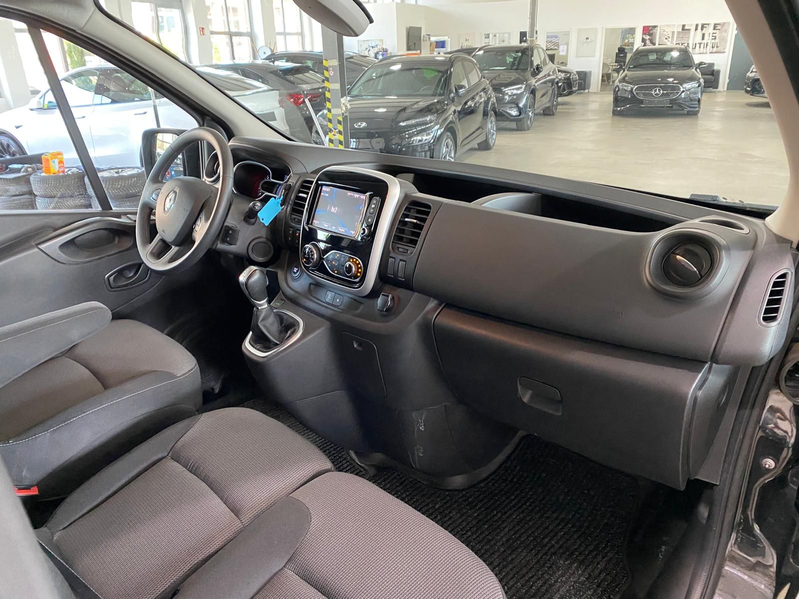 Fahrzeugabbildung Renault Trafic L1L1 2.0 dCi 145 Komfort EDC/Navi/RFK/