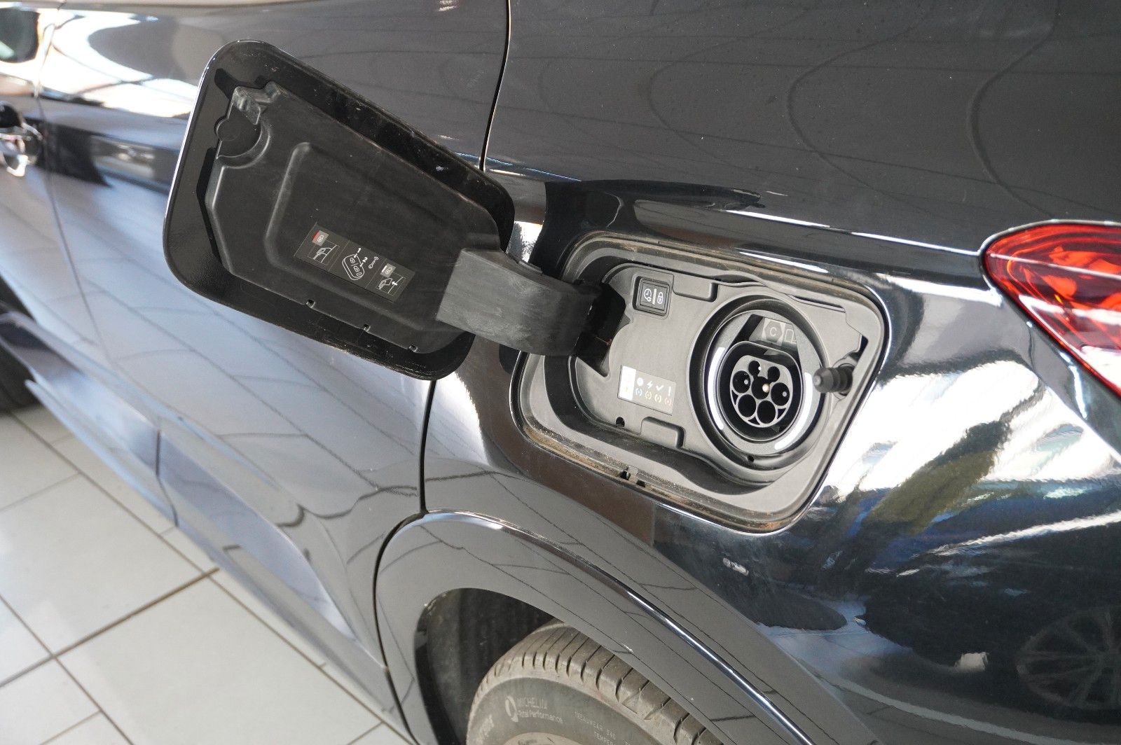 Fahrzeugabbildung Opel Grandland (X) 1.6T EDITION HYBRID NAVI/LED/VIRT.