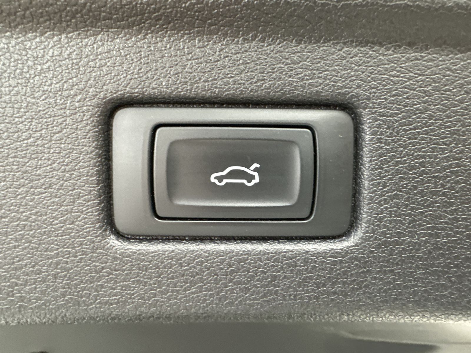 Fahrzeugabbildung Audi A5 SpB 40 TDI Advanced NAV+LED+KAM+PANO+B&O+19ZO