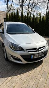 Opel Astra J 1.3 CDTI / SHZ / Fahrradträger / Xenon - Opel Astra aus 2012 mit Diesel-Antrieb: Limousine