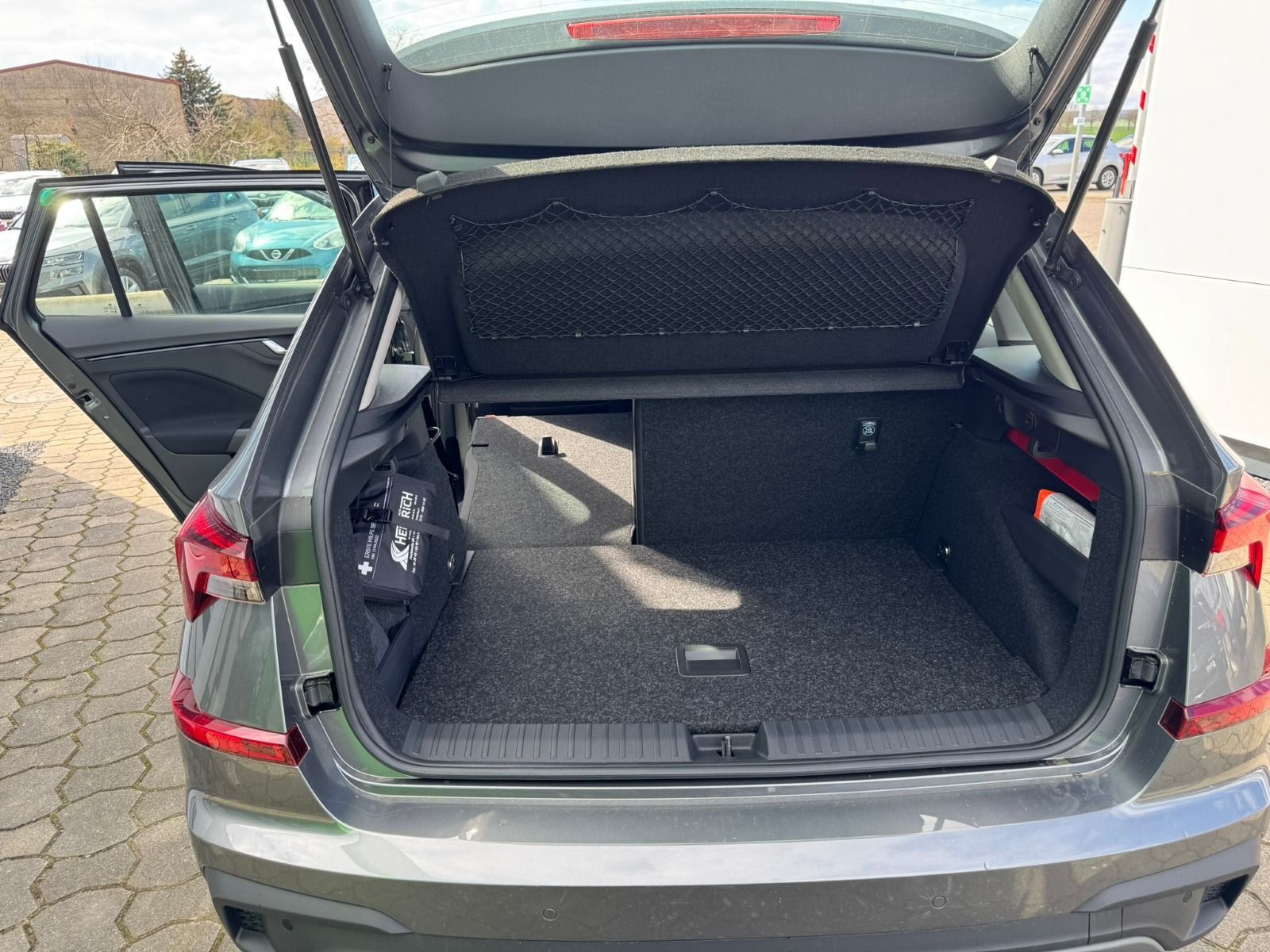 Fahrzeugabbildung SKODA Kamiq 1.0 TSI Selection OPF