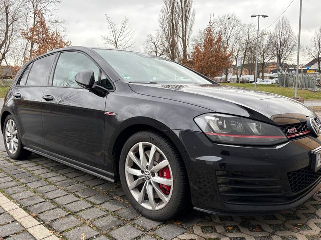 Volkswagen VW Golf VII GTI Performance 2.0 DSG