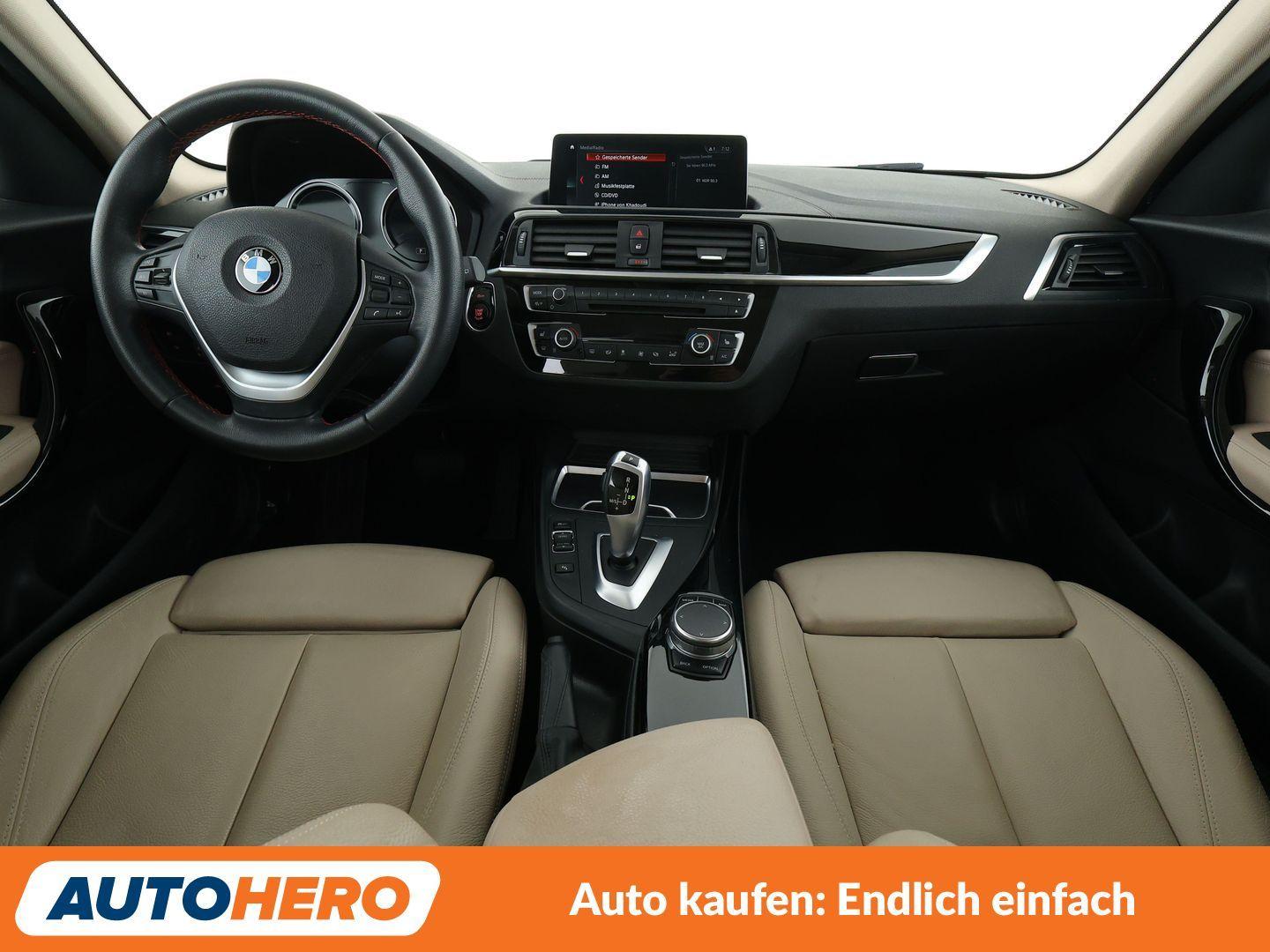 BMW 1er 120i Sport Line Aut.*NAVI*LED*TEMPO*PDC*SHZ*