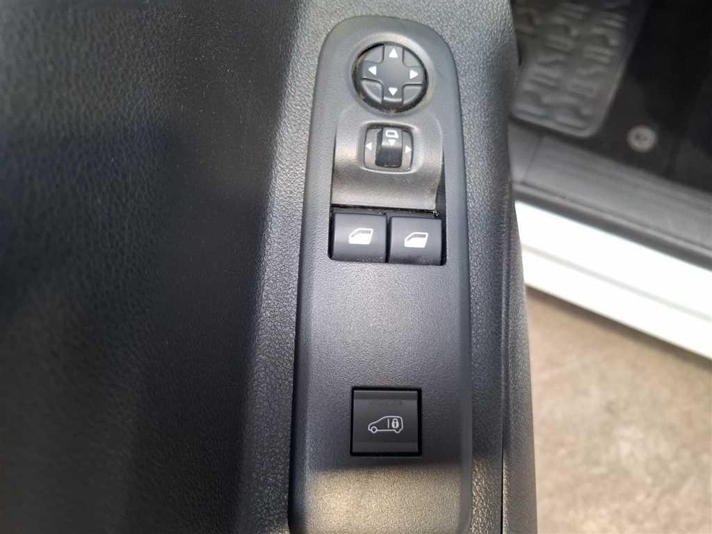 Peugeot Partner Kasten Premium 1.5 BlueHDI L2 Sortimo