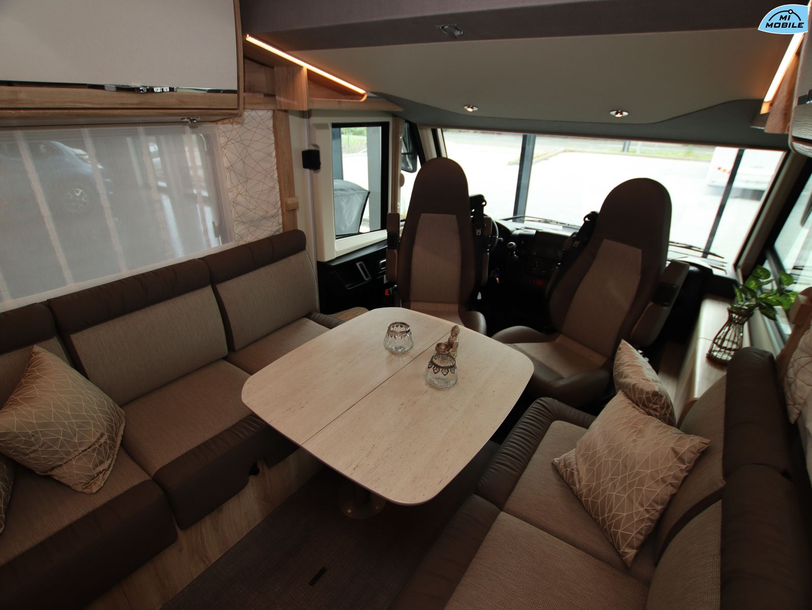 Fahrzeugabbildung Eura Mobil Integra Line 695 LF *SCHAUSONNTAG 11-16 Uhr*