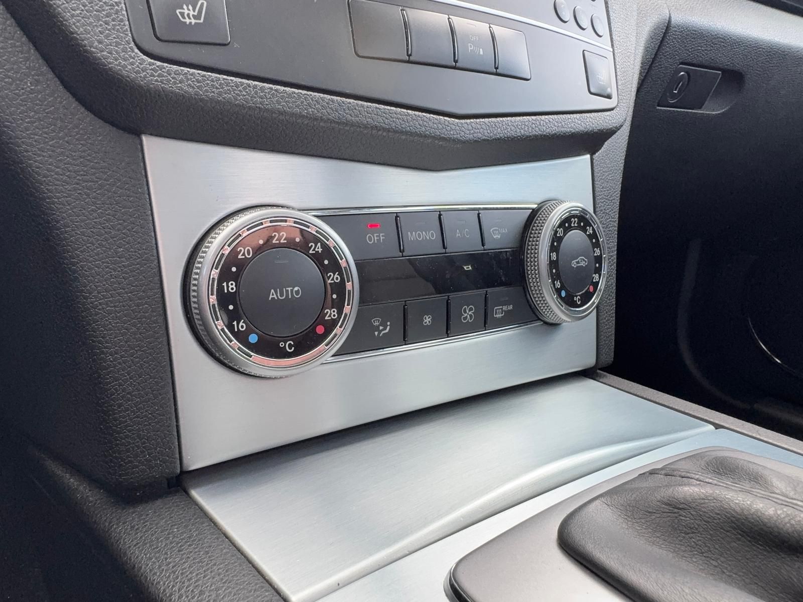Fahrzeugabbildung Mercedes-Benz C 220 d AUTOMATIK/PANORAMA/PDC/AHK/SITZHZG/