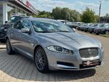 Jaguar XF 2.0 Turbo Auto.*LED*NAVI*19-ZOLL*KAMERA* - Jaguar XF mit Benzin-Antrieb: Limousine
