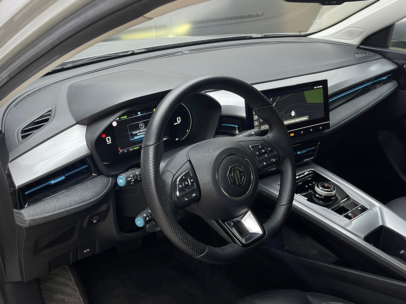 Fahrzeugabbildung MG MG5 61 KWH Luxury NAVI+LED+SHZ+DAB+ACC+360°+DAB+