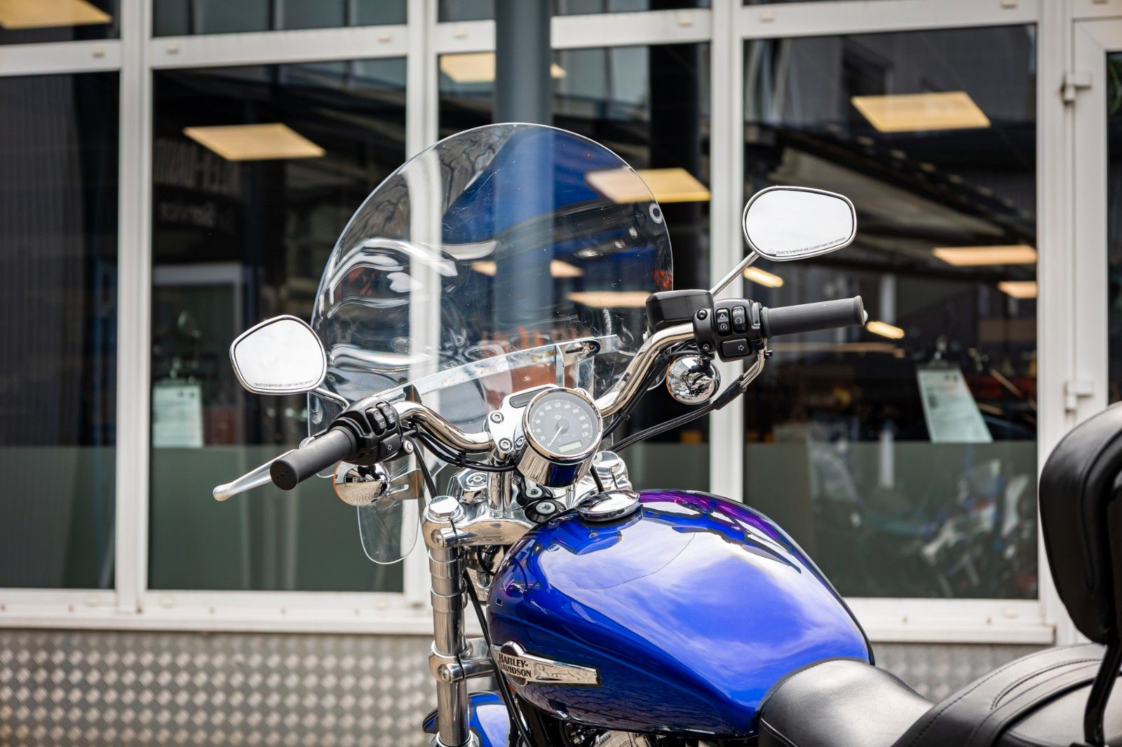 Fahrzeugabbildung Harley-Davidson Sportster XL1200C Custom - JEKILL&HYDE -