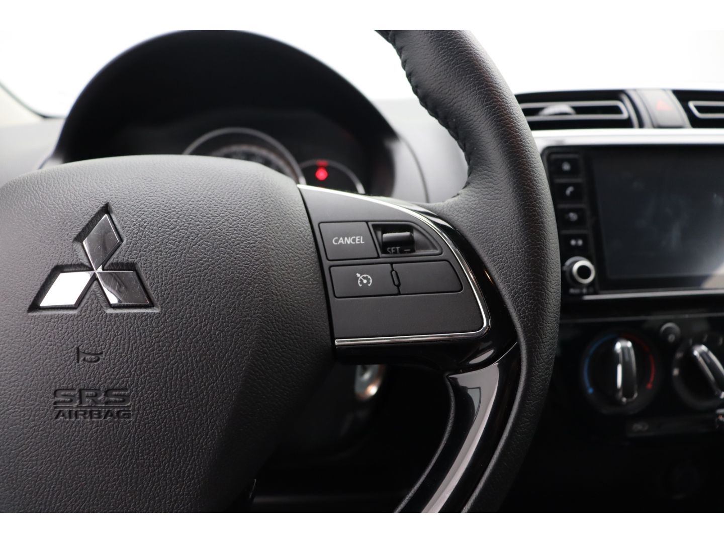 Fahrzeugabbildung Mitsubishi Space Star 1.2 Select+ AppleCP DAB Klimaanlage