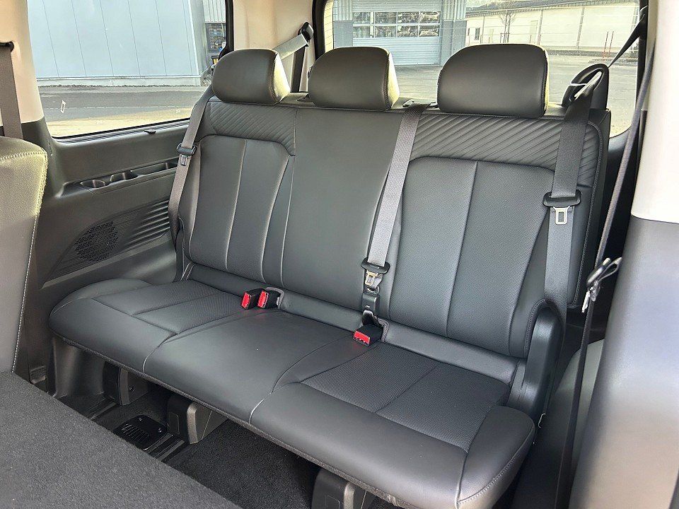 Fahrzeugabbildung Hyundai STARIA 9SITZER 2.2 CRDi 8AT 4WD PRIME PANO 1HD++