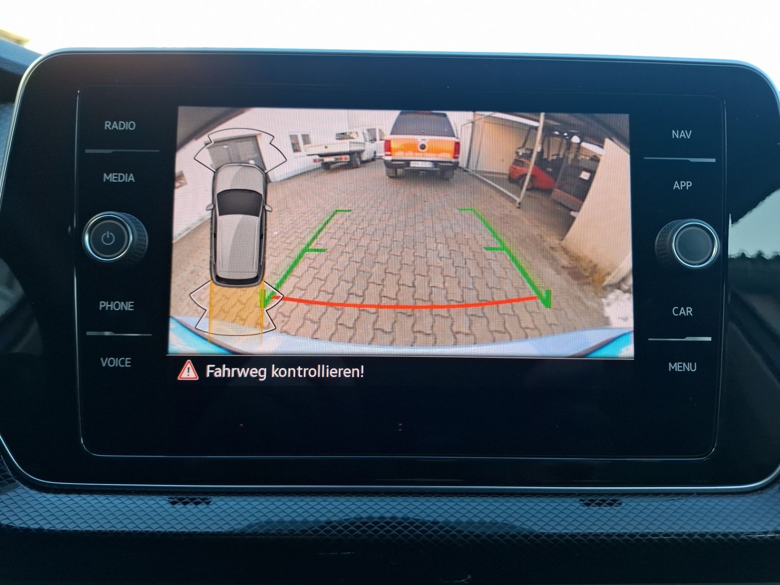 Fahrzeugabbildung Volkswagen T-Cross TSI Goal LED Navi AID ACC RFK SH LM