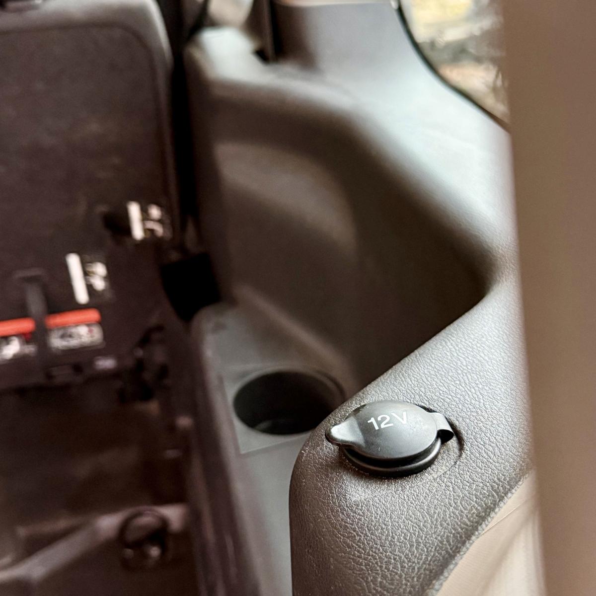 Ford Transit Connect L2 | Micro-Camper + Familie