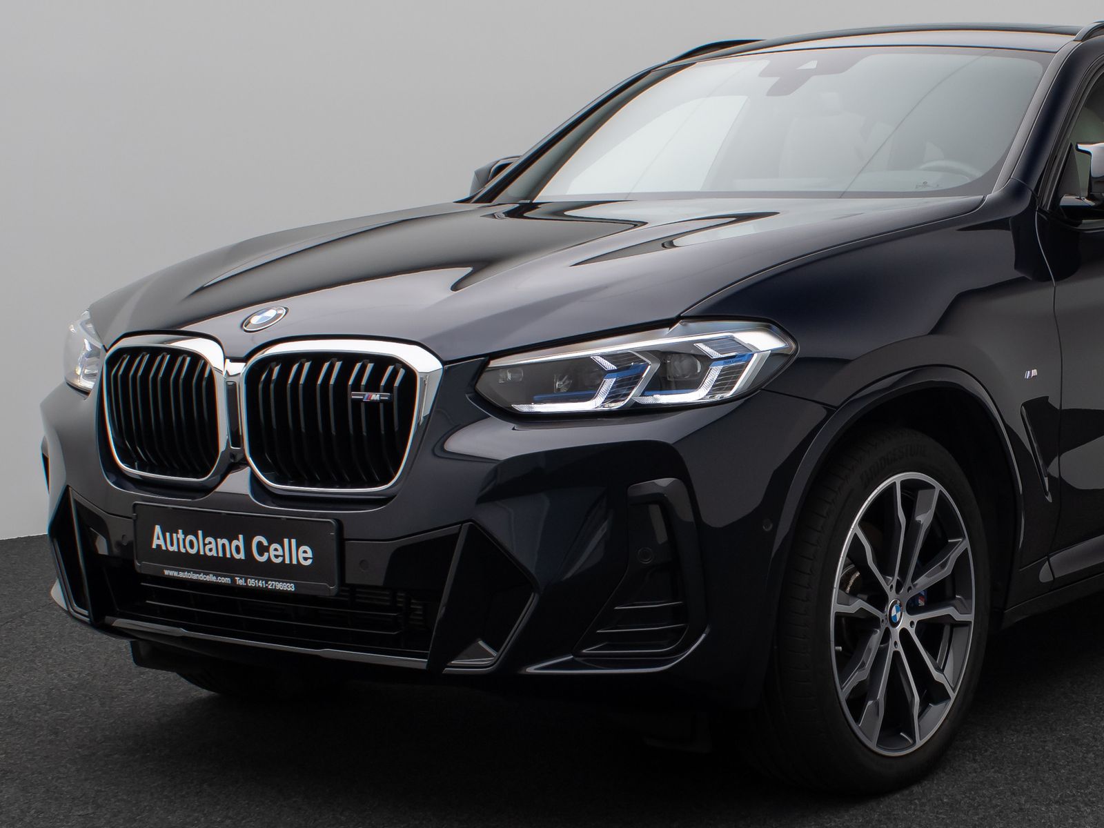 Fahrzeugabbildung BMW X4 M40i Panorama Laser Kamera HUD DAB HiFi AHK