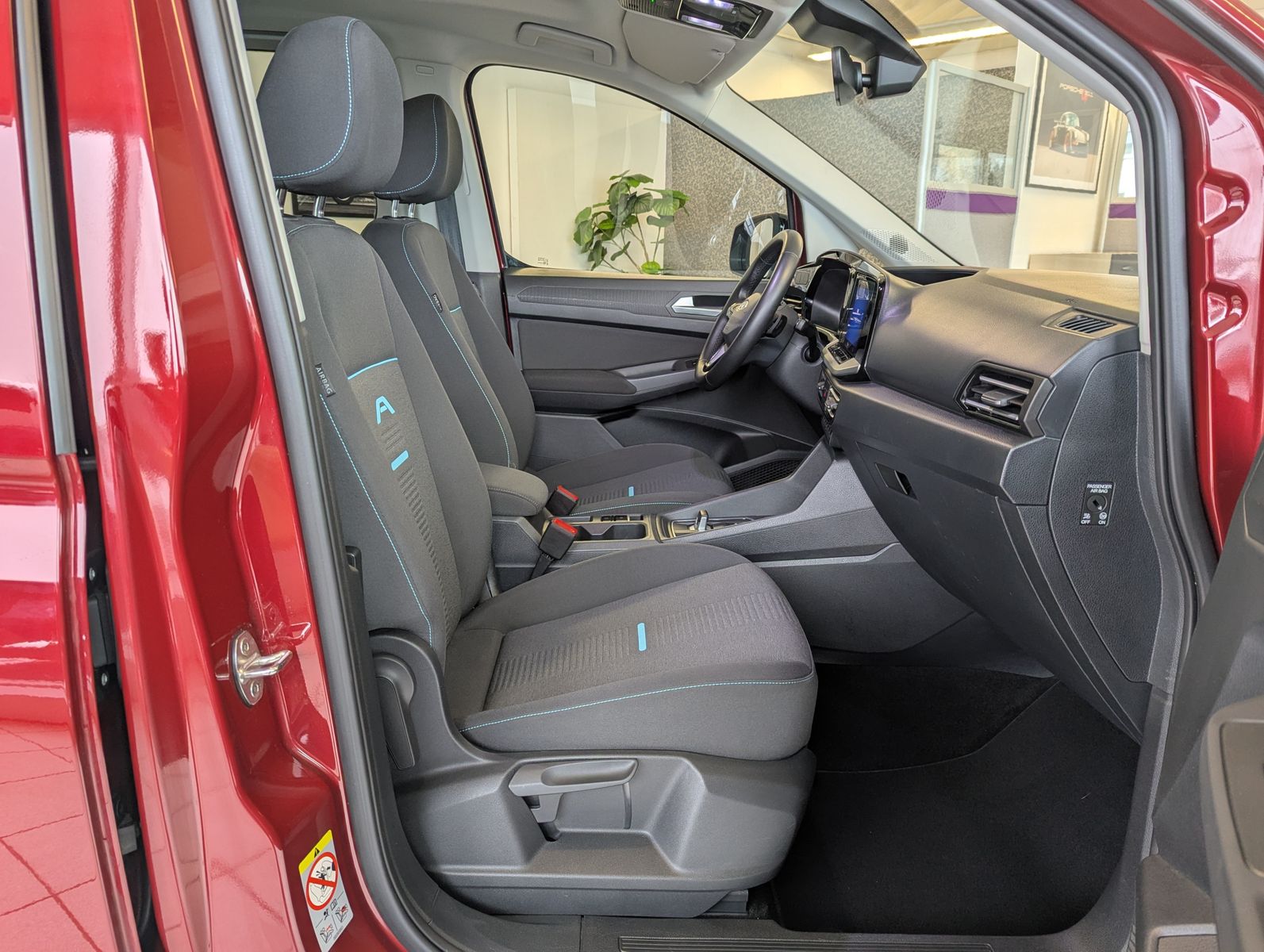 FORD Grand Tourneo L2 Active 7-Sitz Bi-LED Pano AHK - Image 16