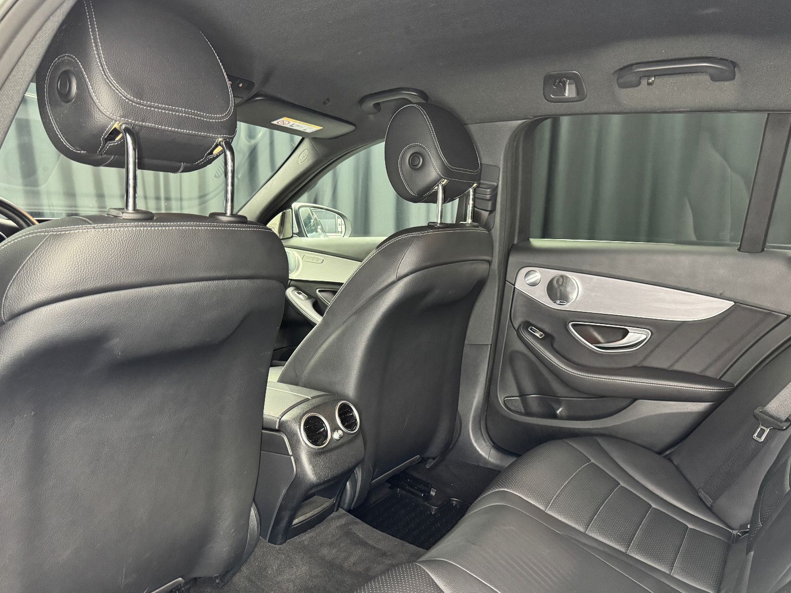 Fahrzeugabbildung Mercedes-Benz Mercedes Benz C 300e T-Modell |BURMESTER|AHK