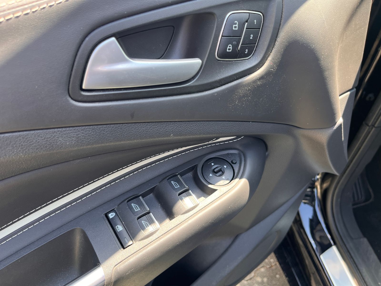 Fahrzeugabbildung Ford Kuga Vignale AWD AHK ACC * BEDINGT FAHRBEREIT